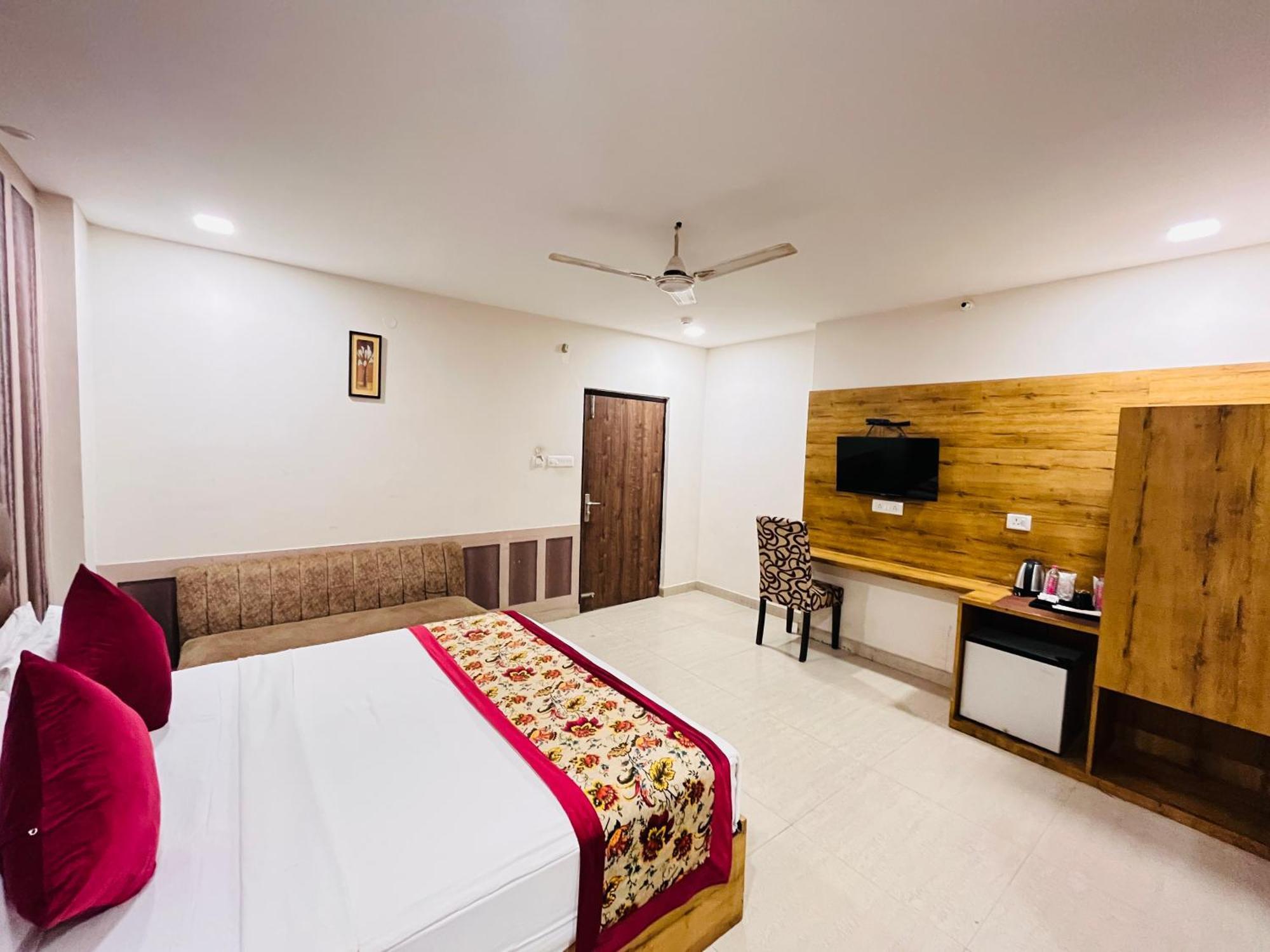 Ashoka Hotel Karol Bagh Delhi Нью-Дели Экстерьер фото