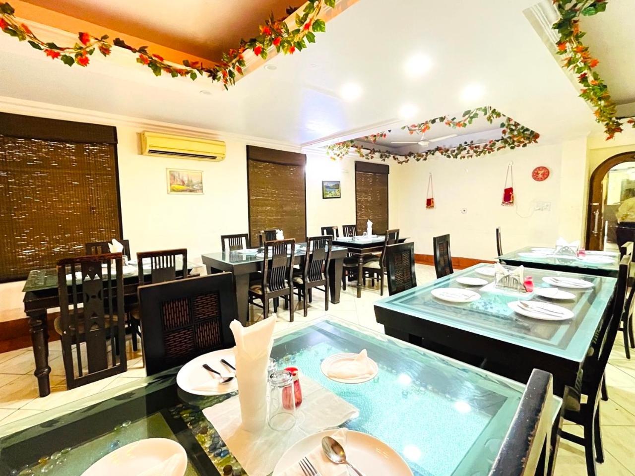 Ashoka Hotel Karol Bagh Delhi Нью-Дели Экстерьер фото