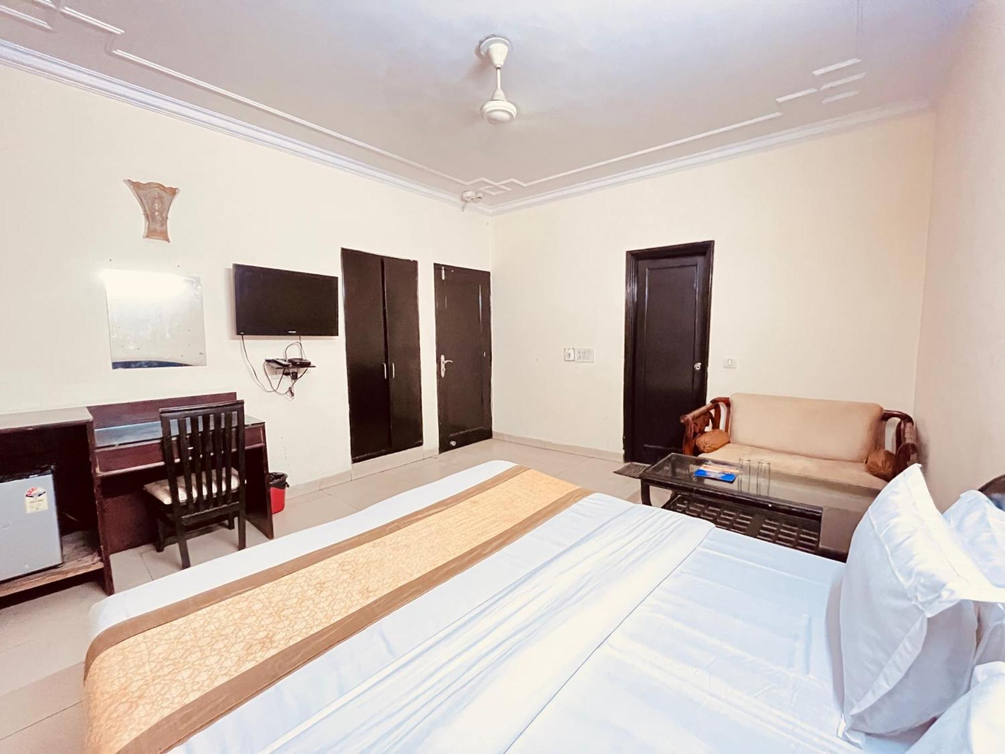 Ashoka Hotel Karol Bagh Delhi Нью-Дели Экстерьер фото