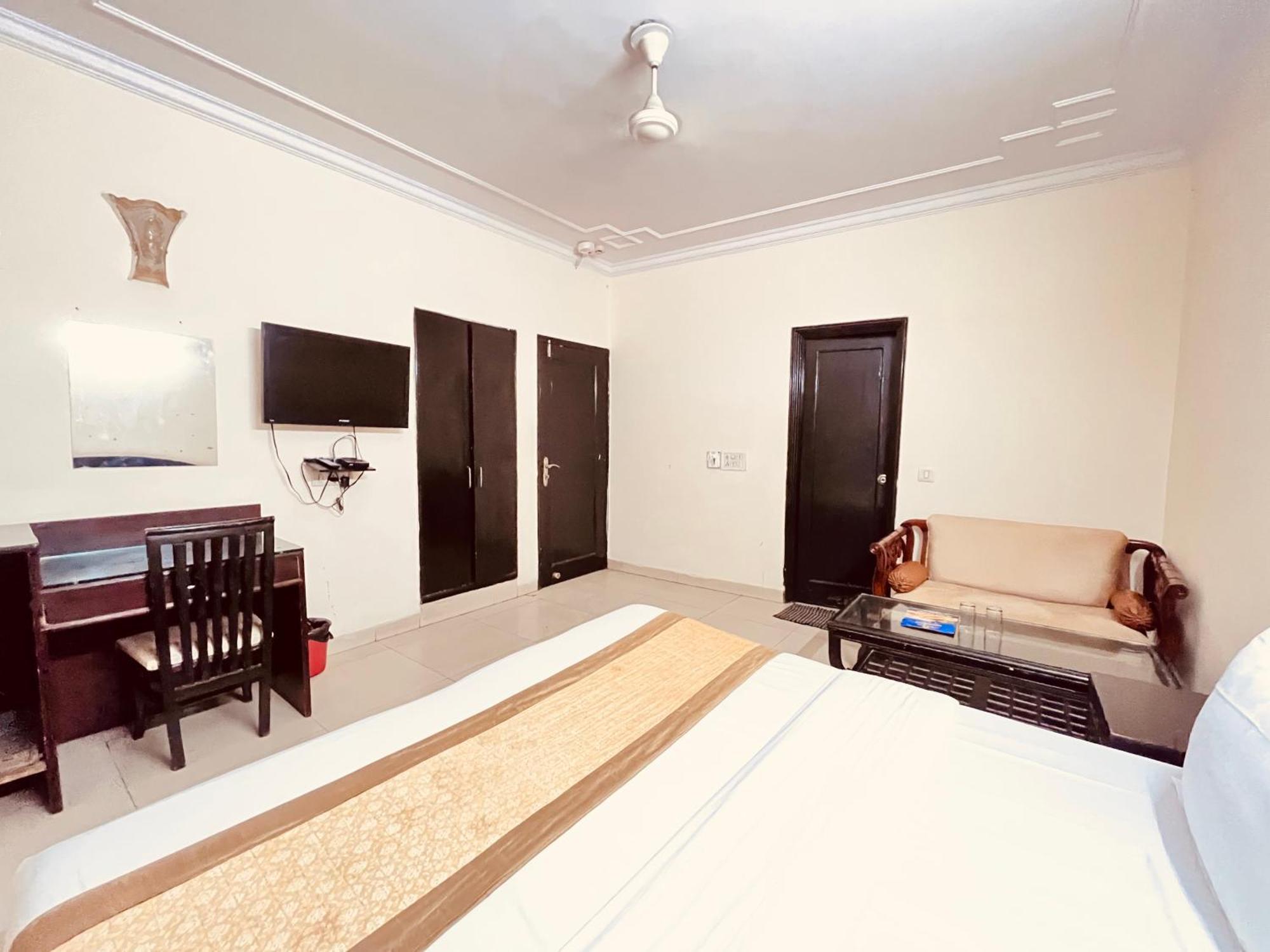 Ashoka Hotel Karol Bagh Delhi Нью-Дели Экстерьер фото